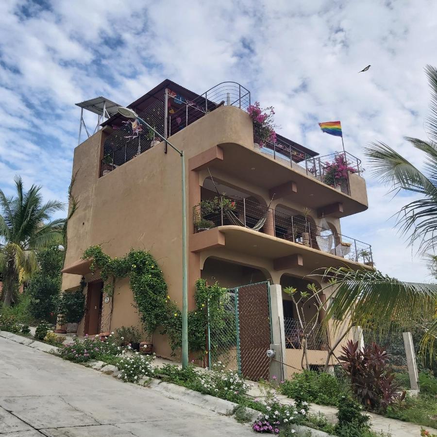 Casa Arcoiris Zihuatanejo B&B Exterior photo