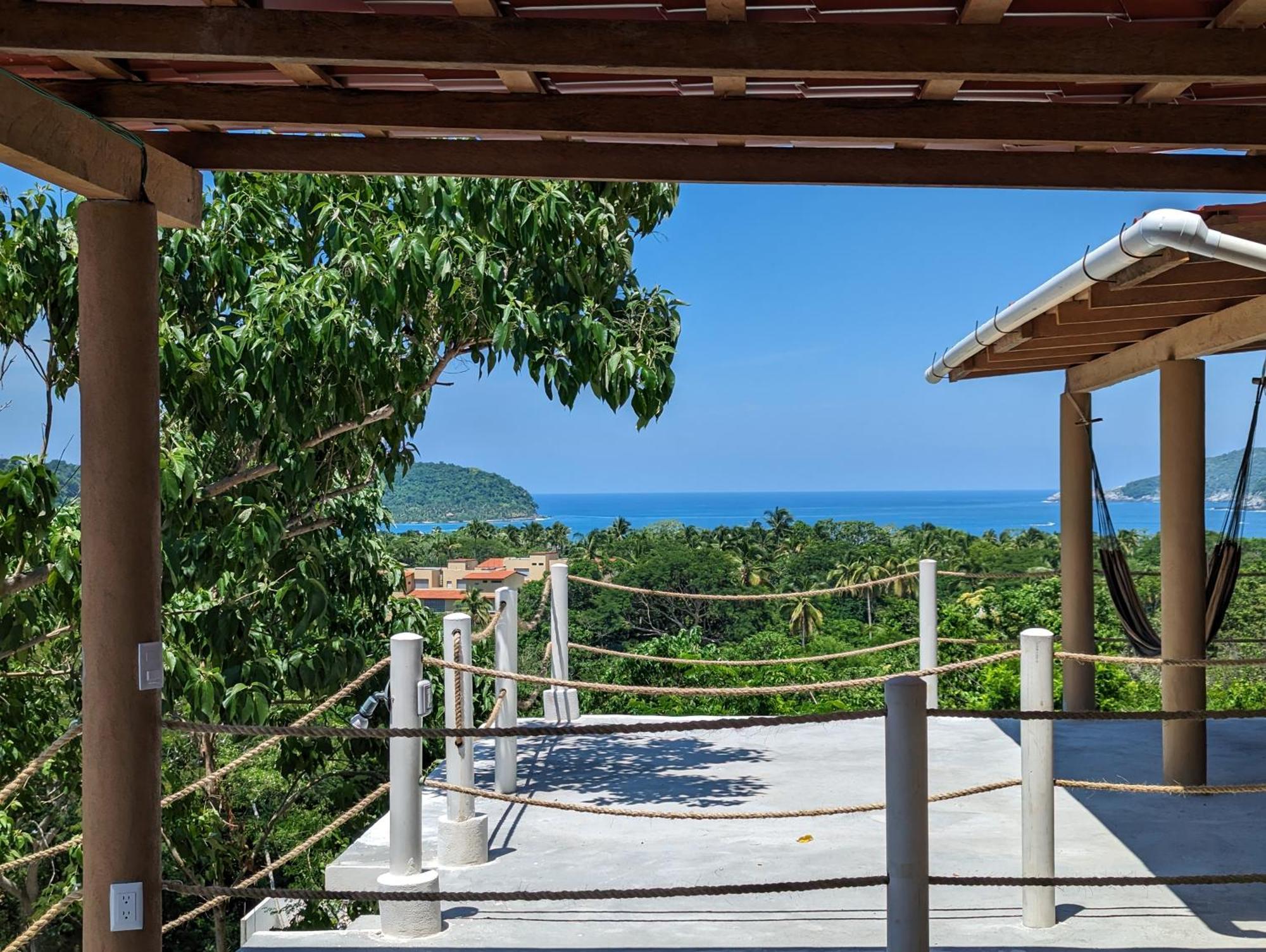 Casa Arcoiris Zihuatanejo B&B Exterior photo