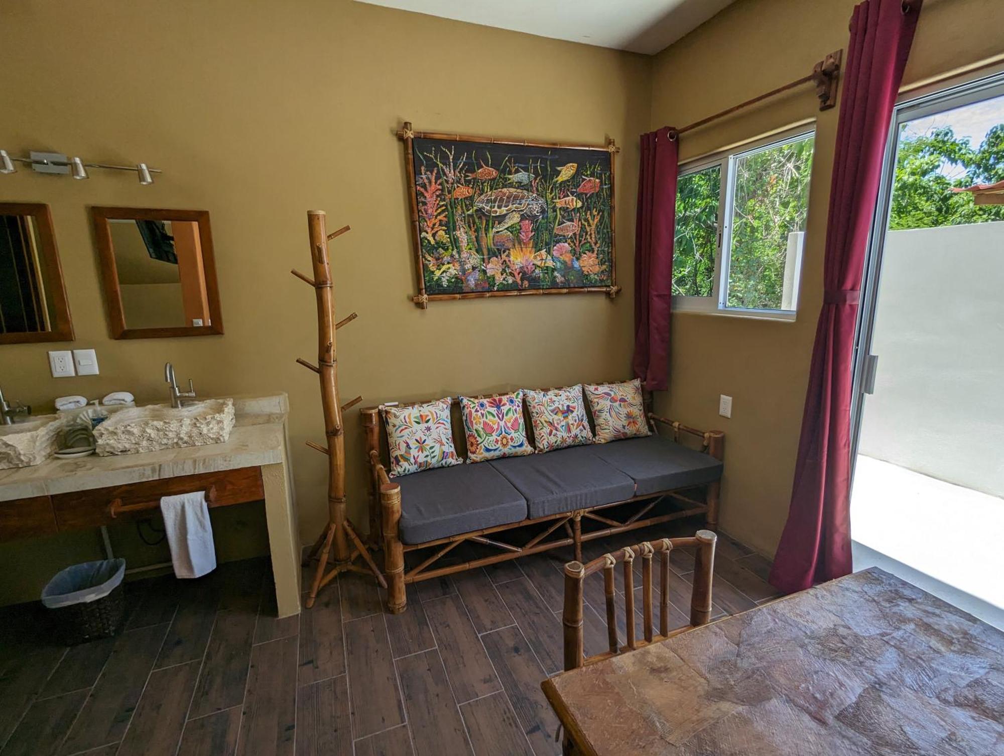 Casa Arcoiris Zihuatanejo B&B Exterior photo