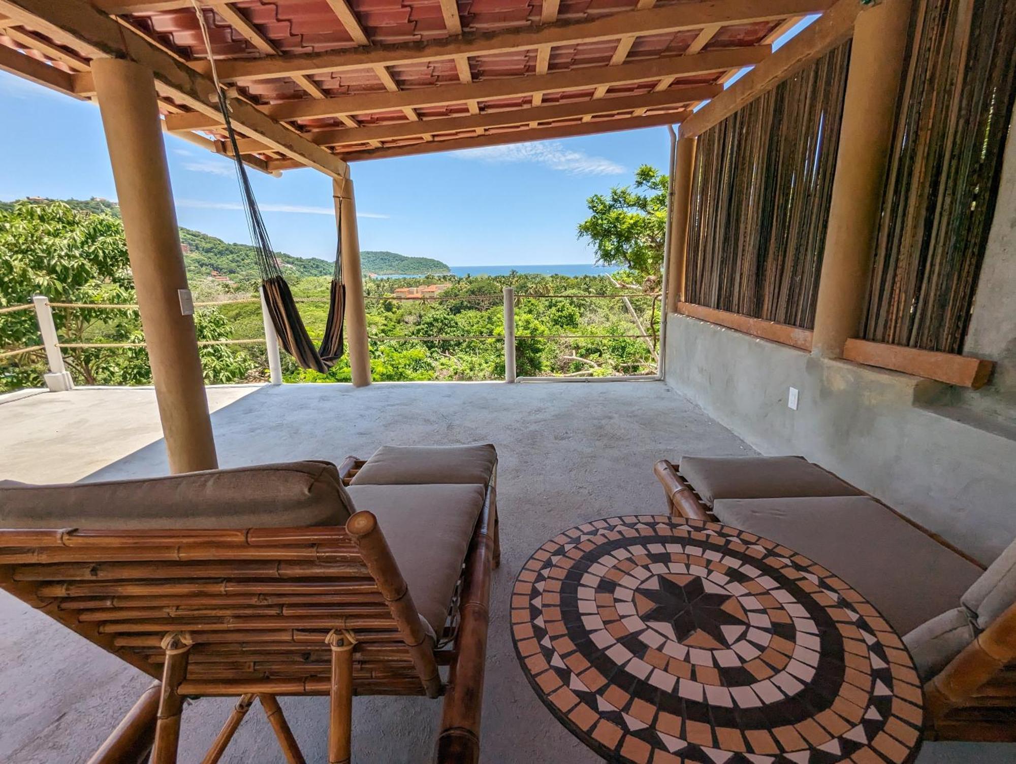 Casa Arcoiris Zihuatanejo B&B Exterior photo