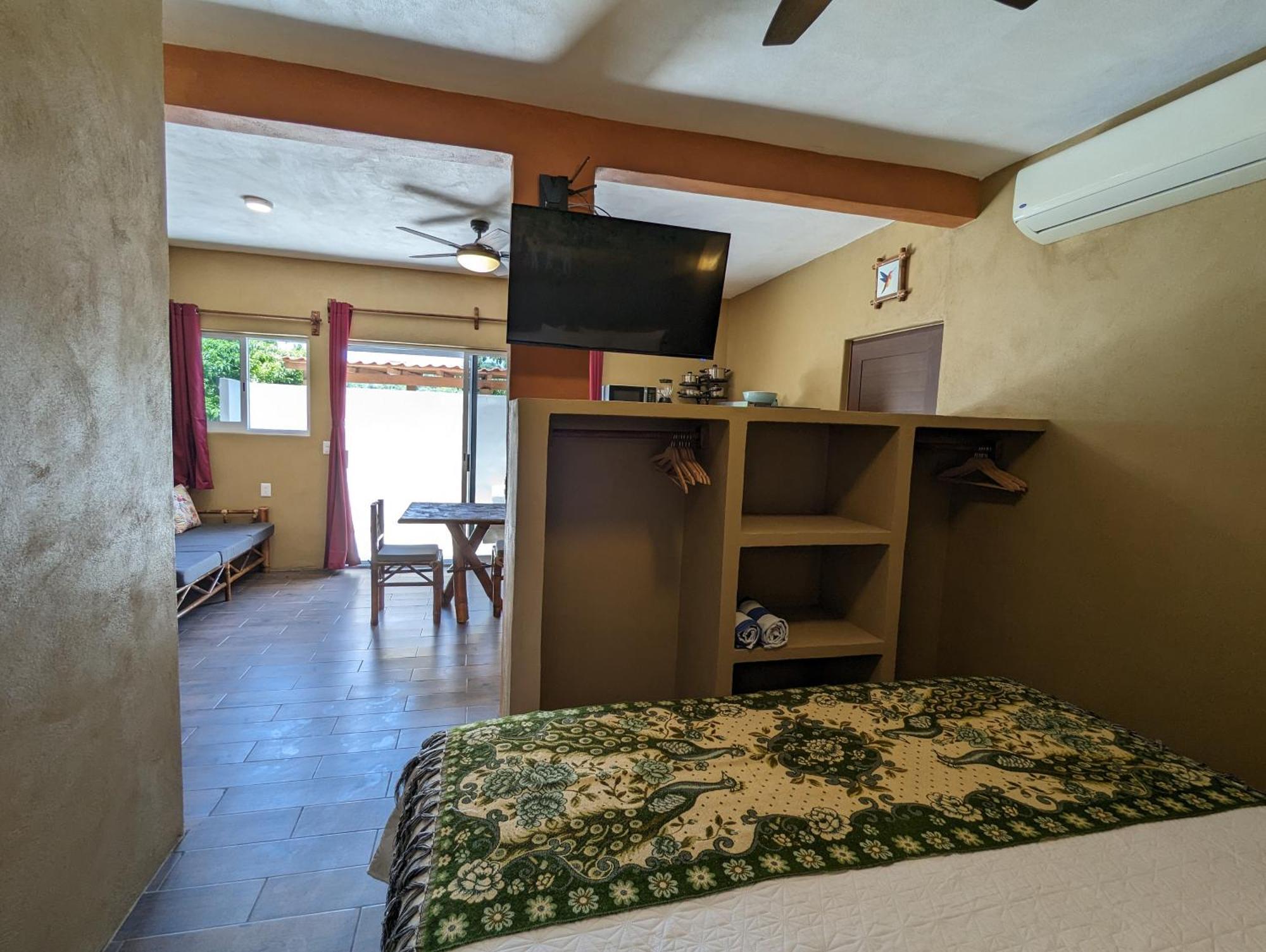 Casa Arcoiris Zihuatanejo B&B Exterior photo