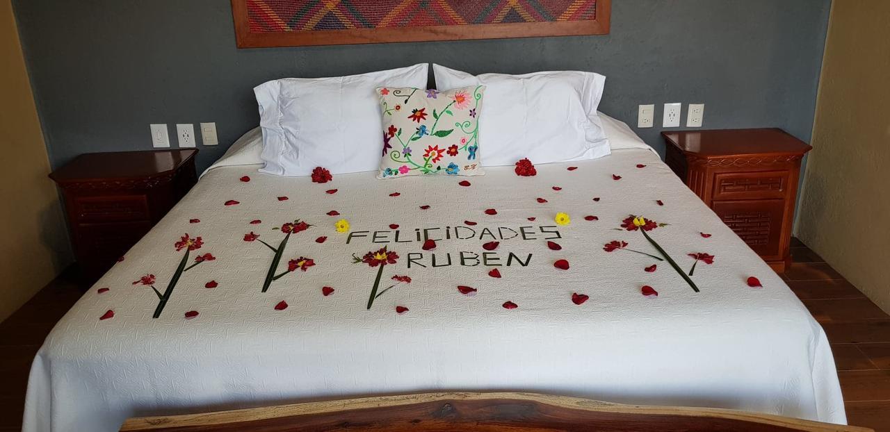 Casa Arcoiris Zihuatanejo B&B Exterior photo